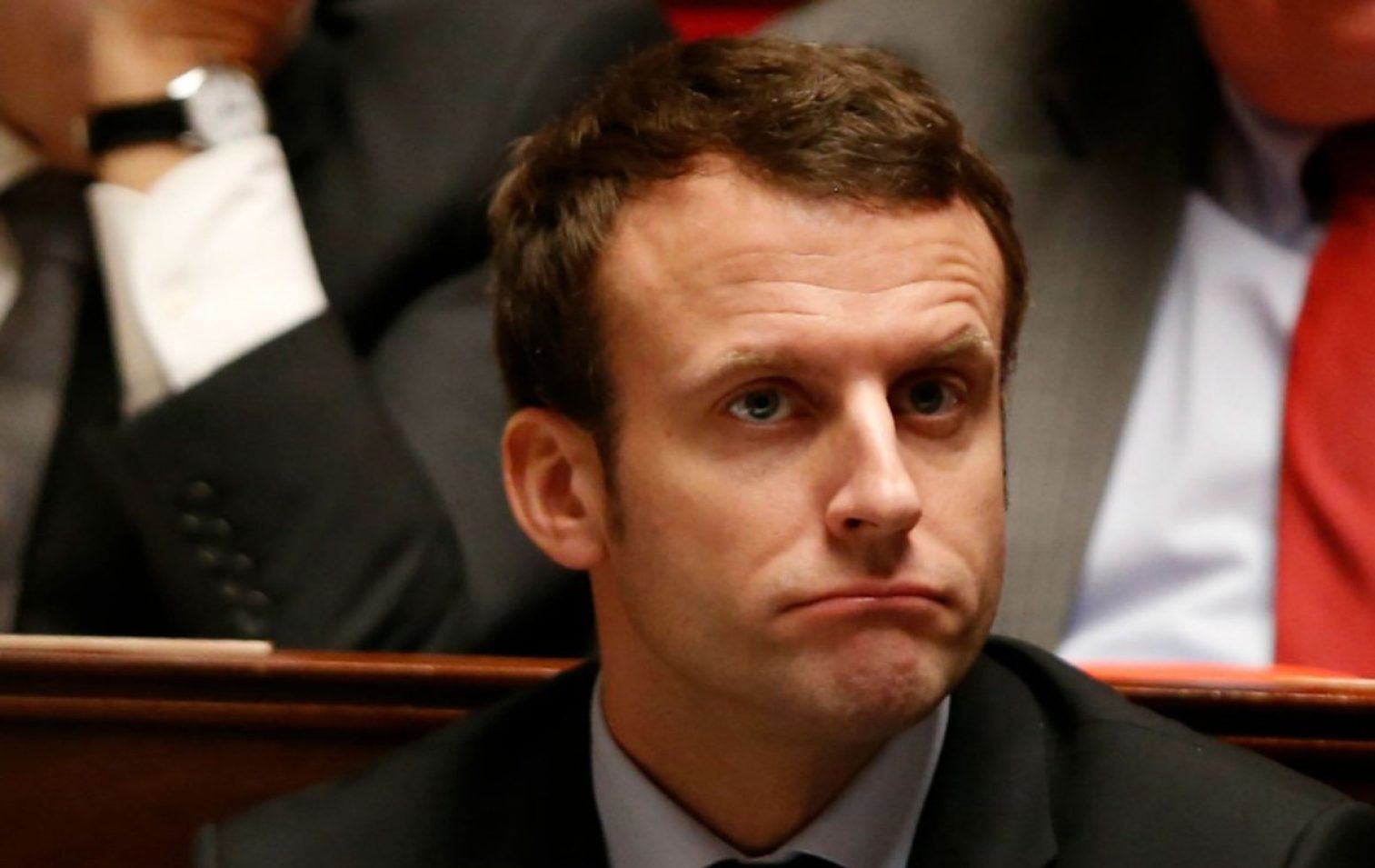 Președintele francez Macron demisionează