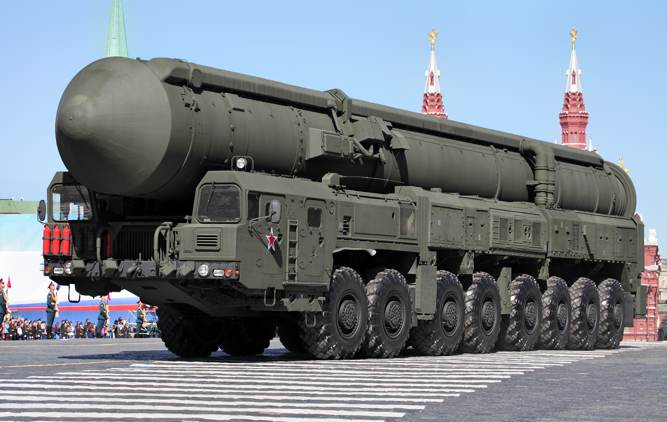 Rusia a transferat arme nucleare la granița cu NATO