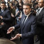 Fermierii francezi au încercat să-l ATACE pe președintele Emmanuel Macron, la o expoziție agricolă din Paris