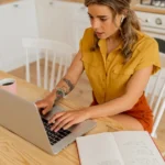 Părinții copiilor cu handicap au dreptul la 8 zile pe lună de telemuncă. Ce să faci dacă angajatorul te refuză • Newsweek România