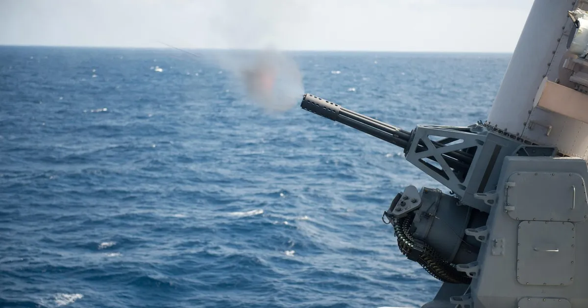 Iranul deschide focul asupra a trei nave comerciale. Mesaje contradictorii de la Trump • Newsweek România