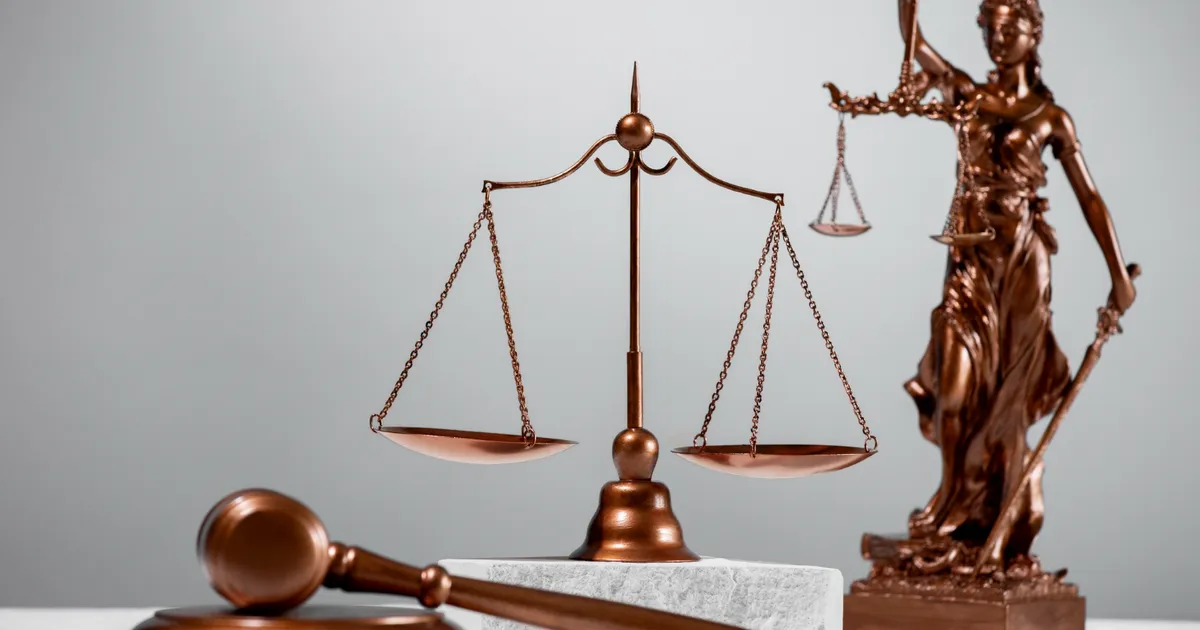 ICCJ atacă la CCR legea care accelerează procedura din camera preliminară a proceselor penale în instanțe noi • Newsweek România