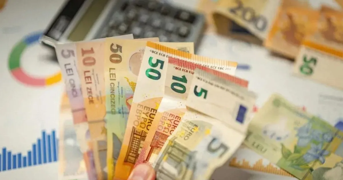 De frica cursului valutar, românii încearcă să scape de lei. Depozitele în valută, +1,6% în aprilie • Newsweek România