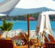 VIDEO Femeie ucisă de o umbrelă de terasă, în timp ce lua masa la un restaurant de pe malul lacului • Newsweek România