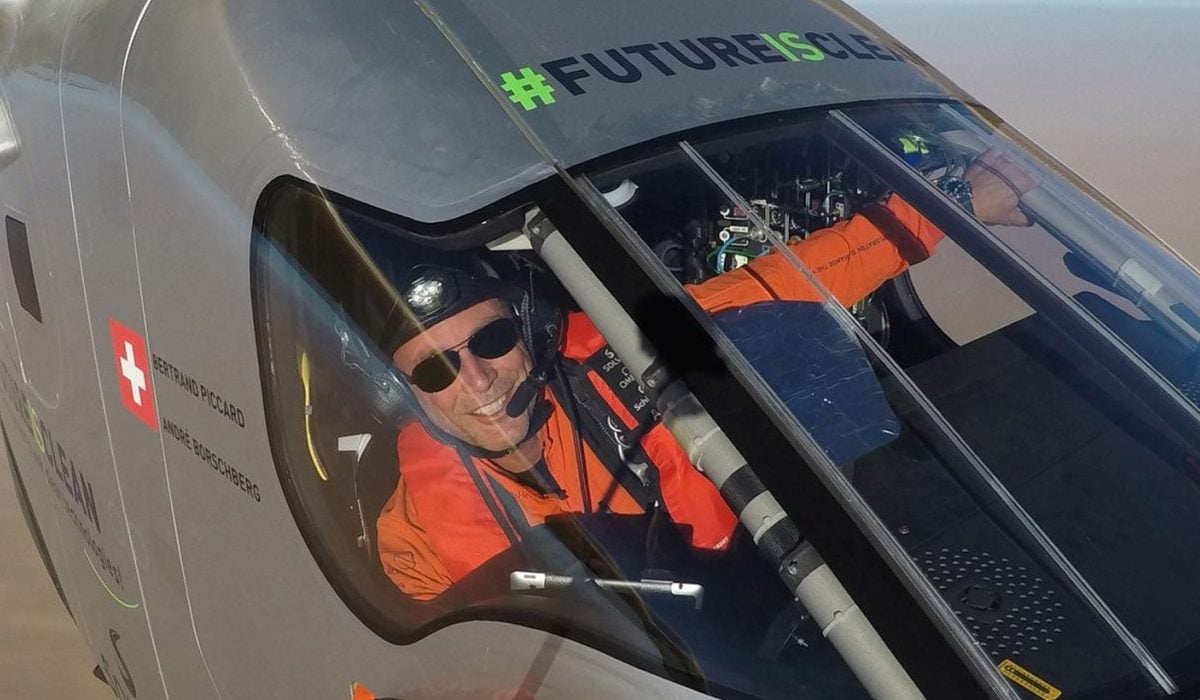 Avionul care a făcut înconjurul lumii fără combustibil a căzut în mare