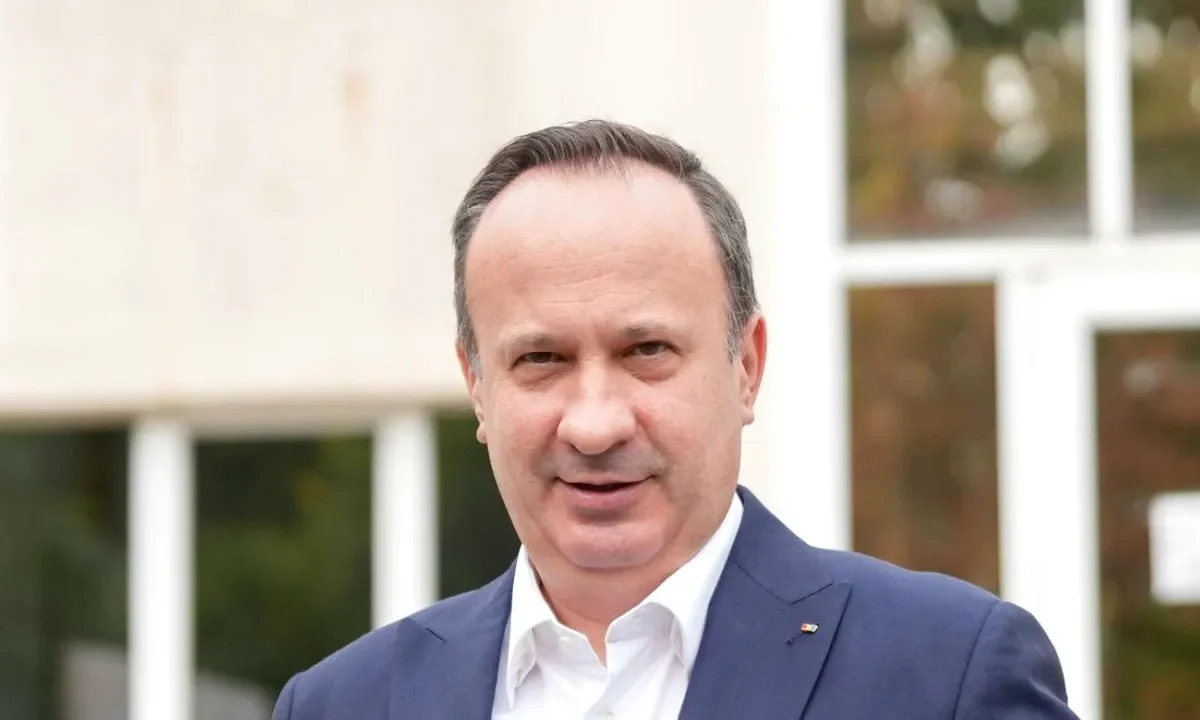 „De marți, Pîslaru e șomer! O ia și pe Oana Gheorghiu cu el! E mai bine așa! Au pierdut destui bani pentru România!”