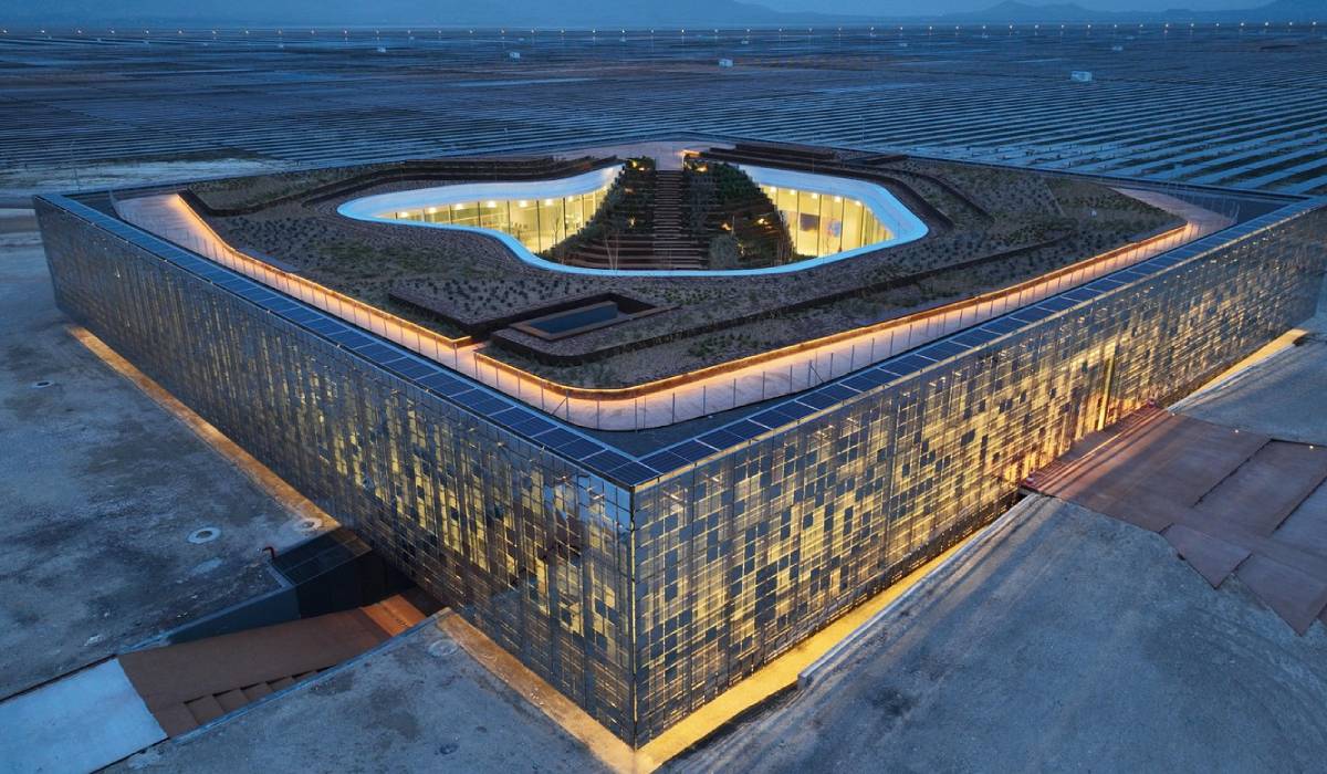 Cea mai mare centrală solară din Europa are 3,5 milioane de panouri și poate genera energie pentru 2 milioane de oameni