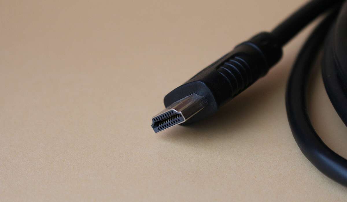 Care e diferența între porturile HDMI ARC și eARC de pe televizorul tău și de ce sunt mai bune decât o conexiune audio optică