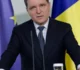 Nicușor Dan a depus o coroană de flori la monumentul dedicat memoriei victimelor Mineriadei din iunie 1990 • Newsweek România