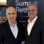 Bolojan îl somează public pe Veștea să-și depună mandatul de premier. Apelul lui Bolojan s-a lovit de un refuz imediat. Vezi replicile dintre cei doi