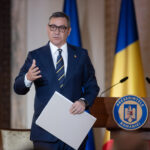 Victor Ponta atenţionează că "România se prăbuşeşte economic"