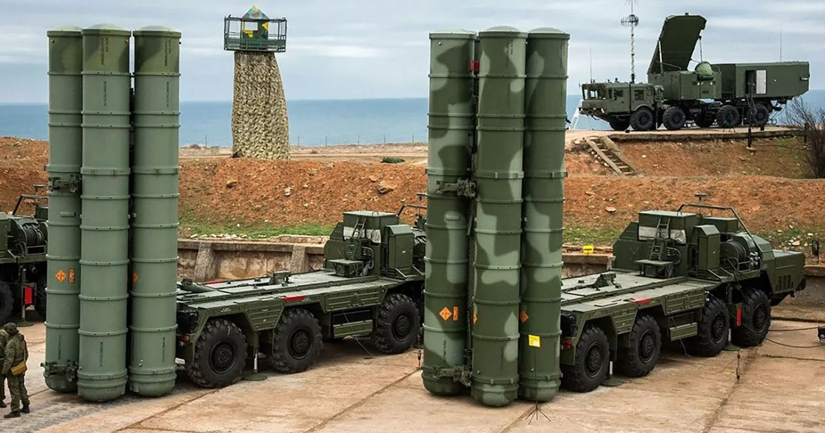 Erdogan se ceartă cu Putin pe sistemul S-400. Turcia l-ar fi vândut unei țări din Golf, Rusia îl vrea înapoi • Newsweek România