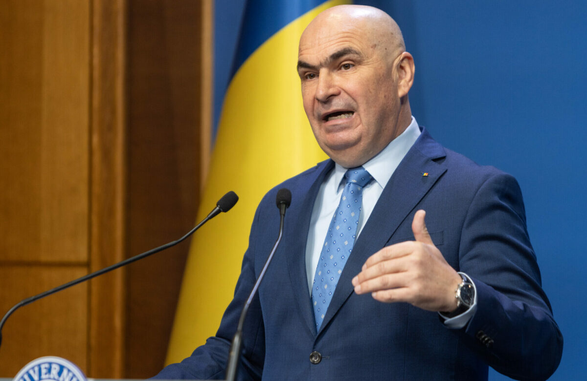 Bolojan susține că a redus cheltuielile Cancelariei premierului la jumătate. S-a folosit de cifrele prezentate de Jurca pentru un nou apel la reducerea risipei