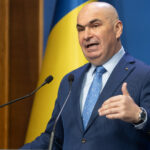 Bolojan susține că a redus cheltuielile Cancelariei premierului la jumătate. S-a folosit de cifrele prezentate de Jurca pentru un nou apel la reducerea risipei