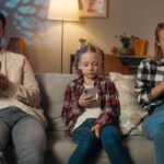 Jumătate din funcțiile de siguranță pentru minori de pe TikTok, Instagram și YouTube nu funcționează conform promisiunilor