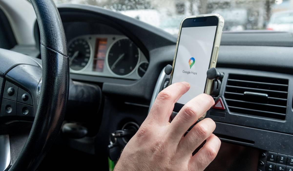Cum să faci economie la benzină și motorină cu Google Maps