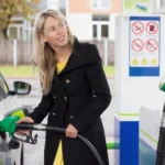 Ce se va întâmpla dacă alimentezi mașina cu benzină în loc de motorină? Stricăciunile ajung la 5.000 euro • Newsweek România