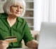 Miercuri intră pensiile pe card. La ce oră le primesc pensionarii, în funcție de banca la care au cont? • Newsweek România