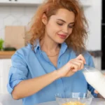 Brânză sau iaurt? Nutriționiștii spun care dintre cele două produse este mai benefic pentru organism • Newsweek România