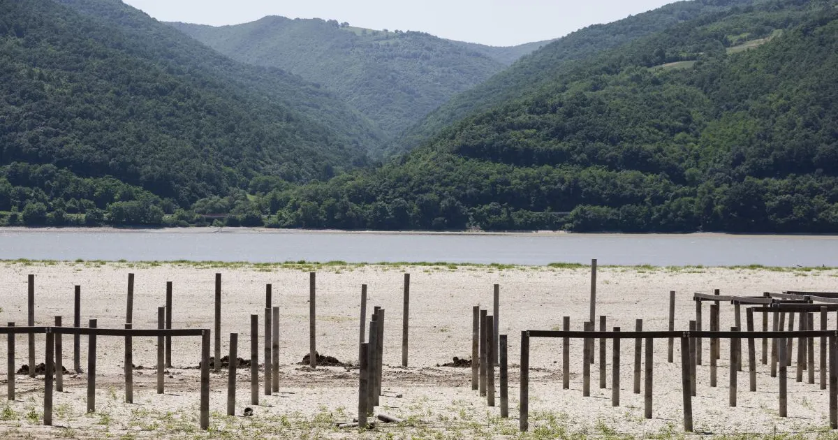 Alertă pe Dunăre. Fluviul a atins un nou minim istoric, situația rămâne critică, până pe 12 august • Newsweek România