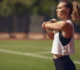Stai un minut pe un picior în fiecare zi. Exercițiul simplu care poate întări oasele cât 53 de minute de mers • Newsweek România