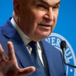 „Nu voi abandona țara”. Soluția propusă pentru criză • Newsweek România