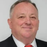 Primarul comunei Băiţa a murit strivit, după ce s-a răsturnat cu tractorul • Newsweek România