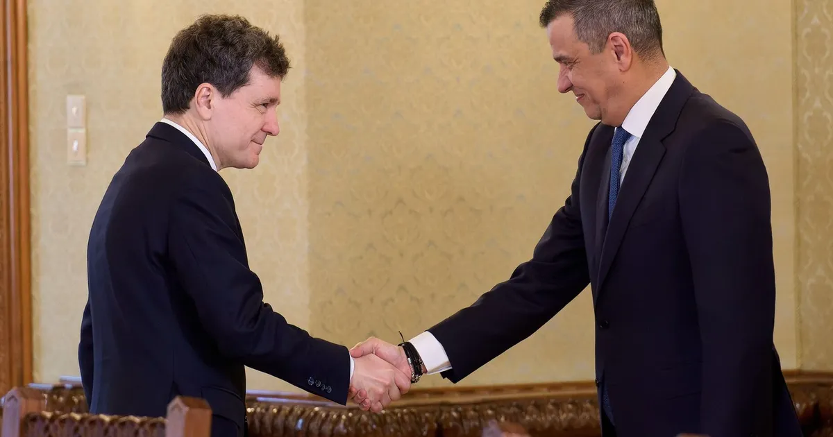 Nicușor Dan cheamă partidele la Cotroceni pentru desemnarea premierului. Cine sunt cei doi potențiali premieri • Newsweek România