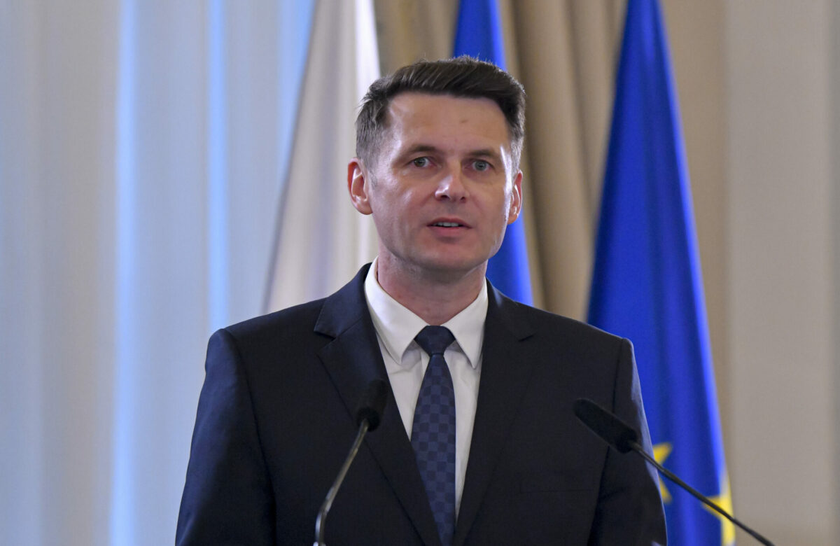 Al doilea om în stat, prins cu minciuna în cazul întâlnirii dintre Bolojan și șefa CCR