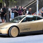 cum arată prima cursă cu robotaxiul Tesla Cybercab