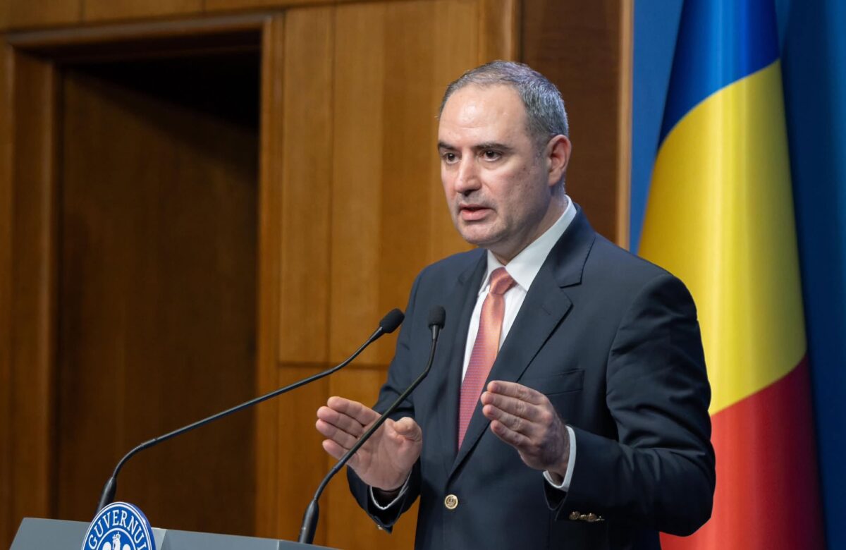 Ministrul Alexandru Nazare anunţă că România a trecut și actualul test de rating al agenției S&P, evitând retrogradarea în Junk!