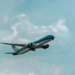 Noi reguli pentru companiile aeriene din 2027. Ce schimbări îi așteaptă pe pasagerii din Uniunea Europeană? • Newsweek România