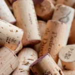 Motivul pentru care trebuie să pui dopuri de vin în ghivecele plantelor. Le ajută să înflorească mai mult timp • Newsweek România