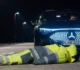 Atenție! La 5 din 6 mașini testate, sistemul de frânare automată nu „vede” noaptea. Mercedes, Tesla, Dacia… • Newsweek România