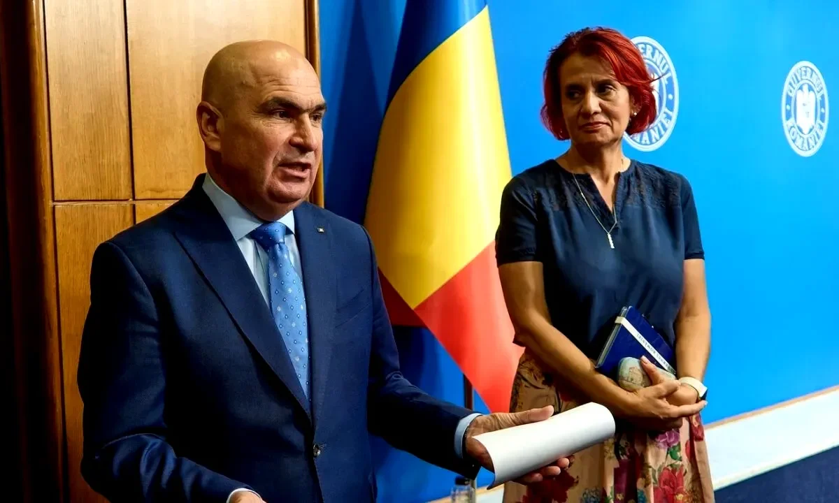 Fosta purtătoare de cuvânt a lui Bolojan sare în apărarea șefului ei în războiul cu vicepreședintele ANCOM, care îl acuză pe fostul premier că minte în scandalul „200.000 de euro pentru o deplasare în țările arabe”