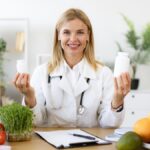 Adevărul despre suplimentele pentru longevitate. Medicii geriatri spun ce obiceiuri simple prelungesc cu adevărat viața