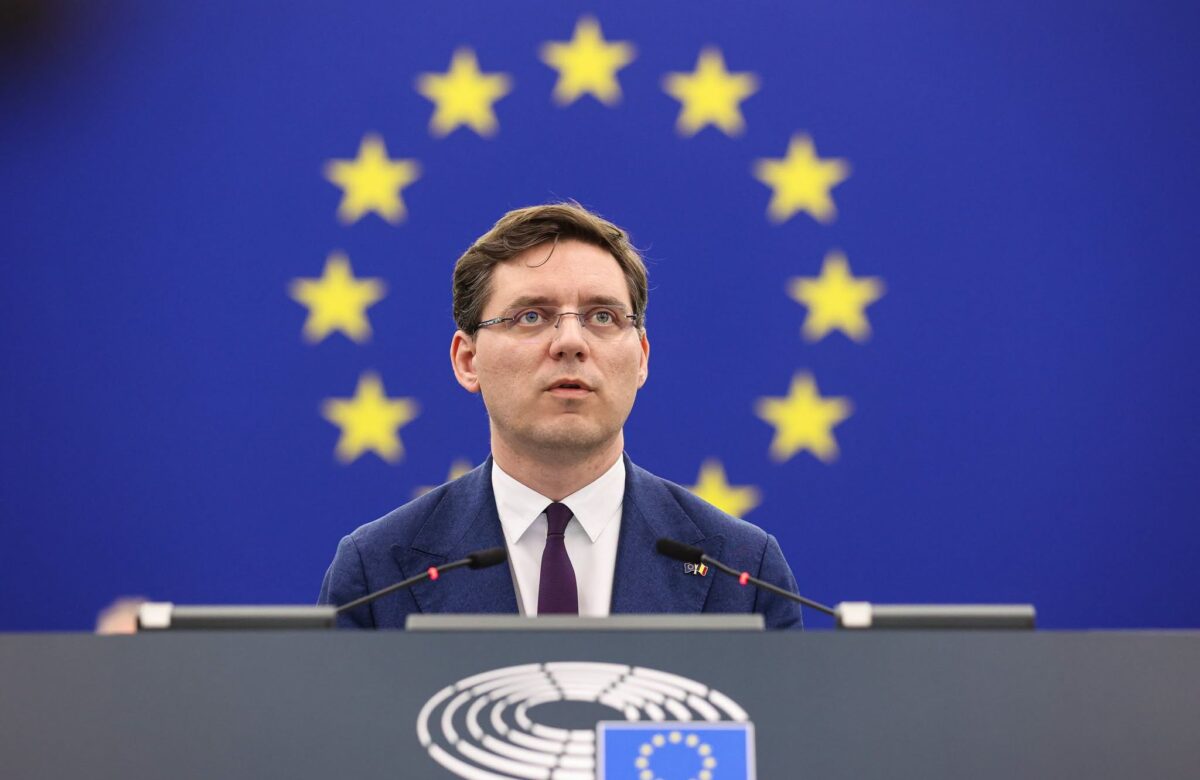 Europarlamentarul Victor Negrescu avertizează că România riscă să primească mai puțini bani europeni în următorii șapte ani. Ce domenii ar putea fi afectate