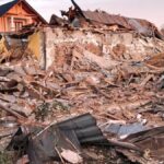 Un rezervor GPL a explodat în Sihlea, Vrancea și a ras două case de pe fața pământului